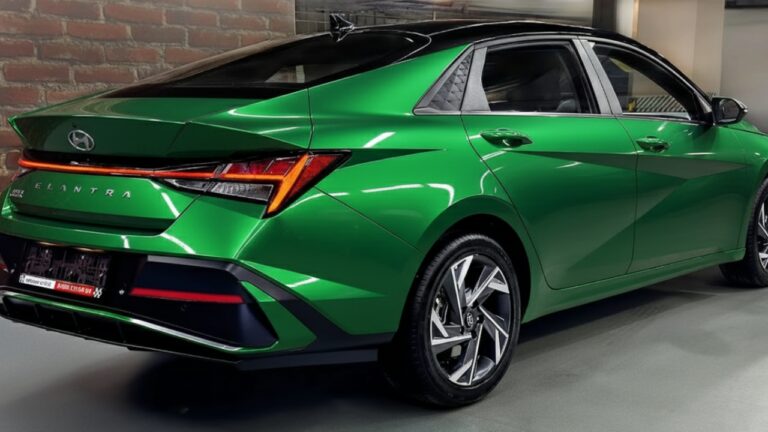 Hyundai Elantra 2025